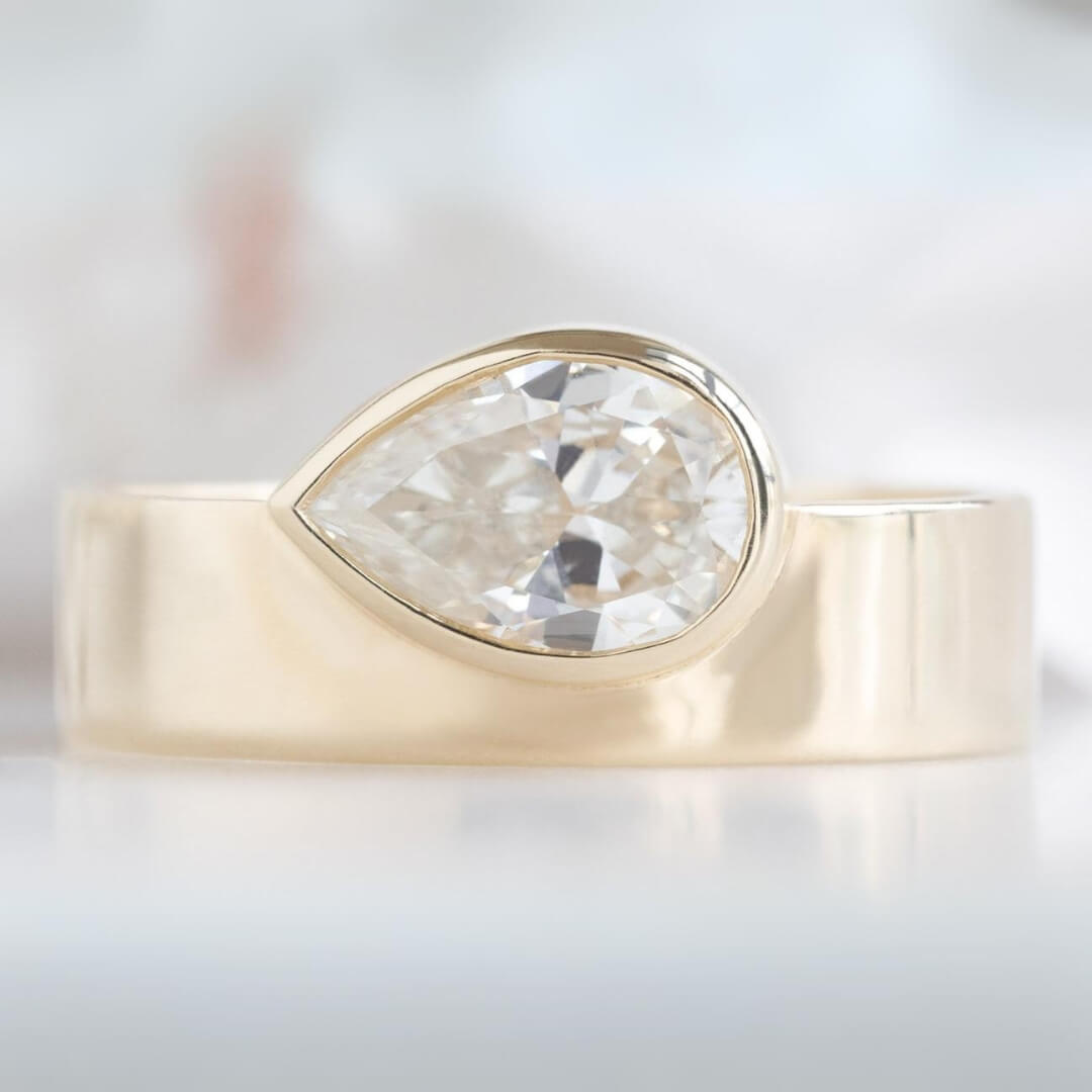 18K Pear Cut Lab Grown Diamond Wedding Band