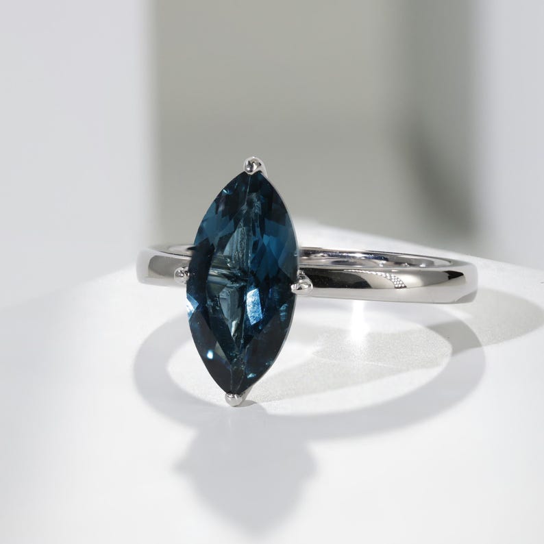 FourProngSetSolitaireRing