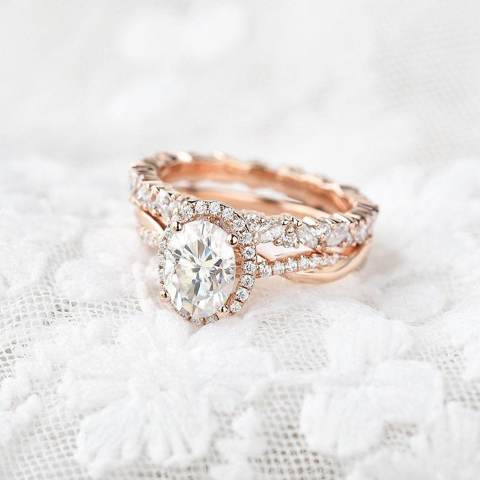 Oval Diamond Twisted Bridal Set Ring