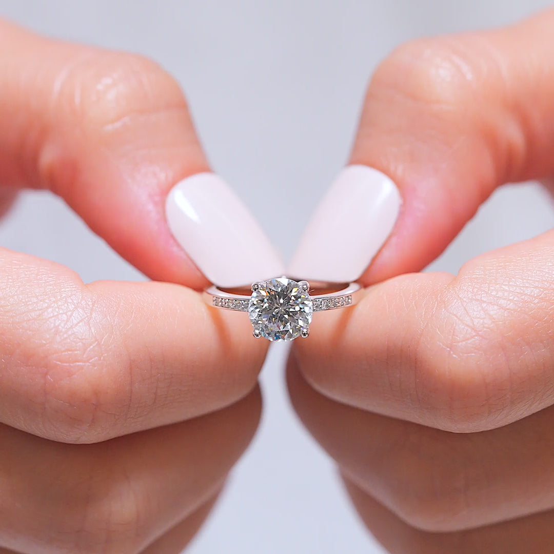 Round Cut Lab Grown Diamond Engagement Ring For Gf