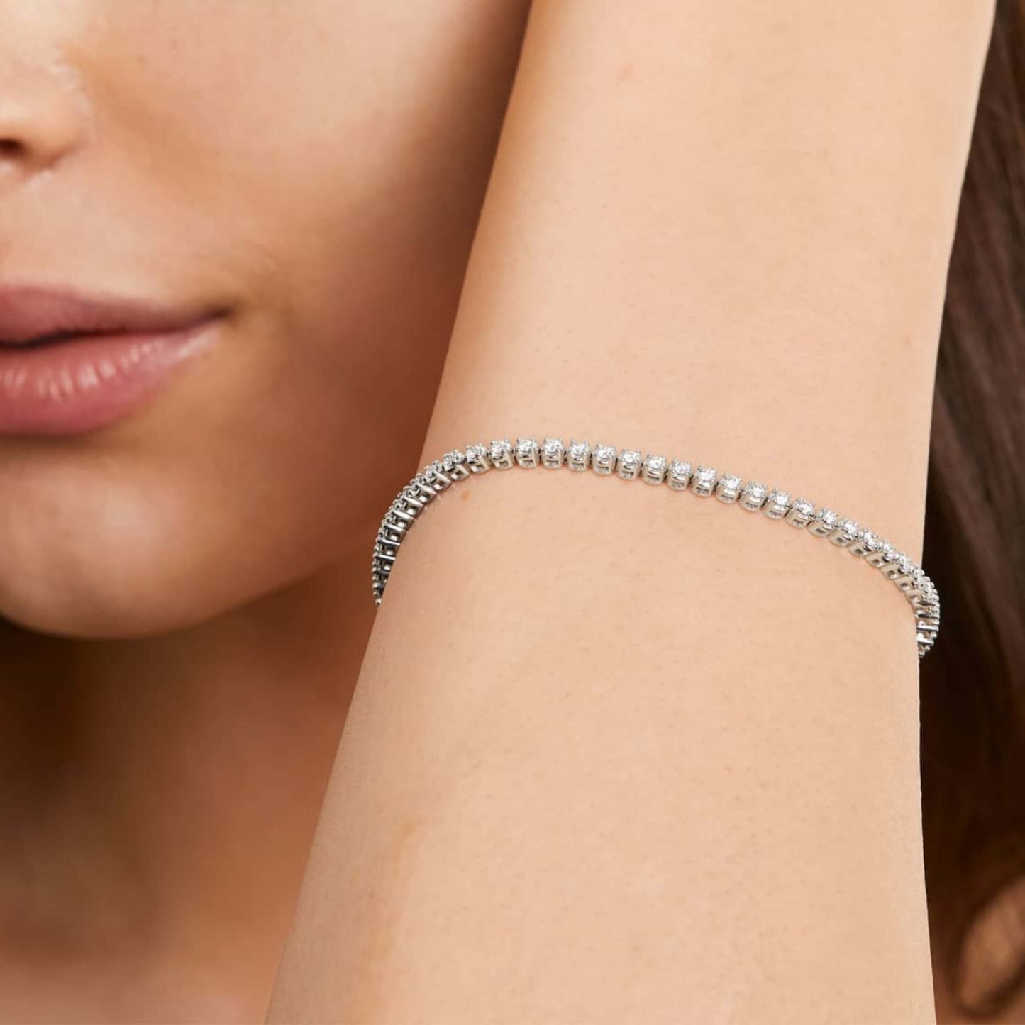 Round Cut Sizes Design Tennis Bracelet