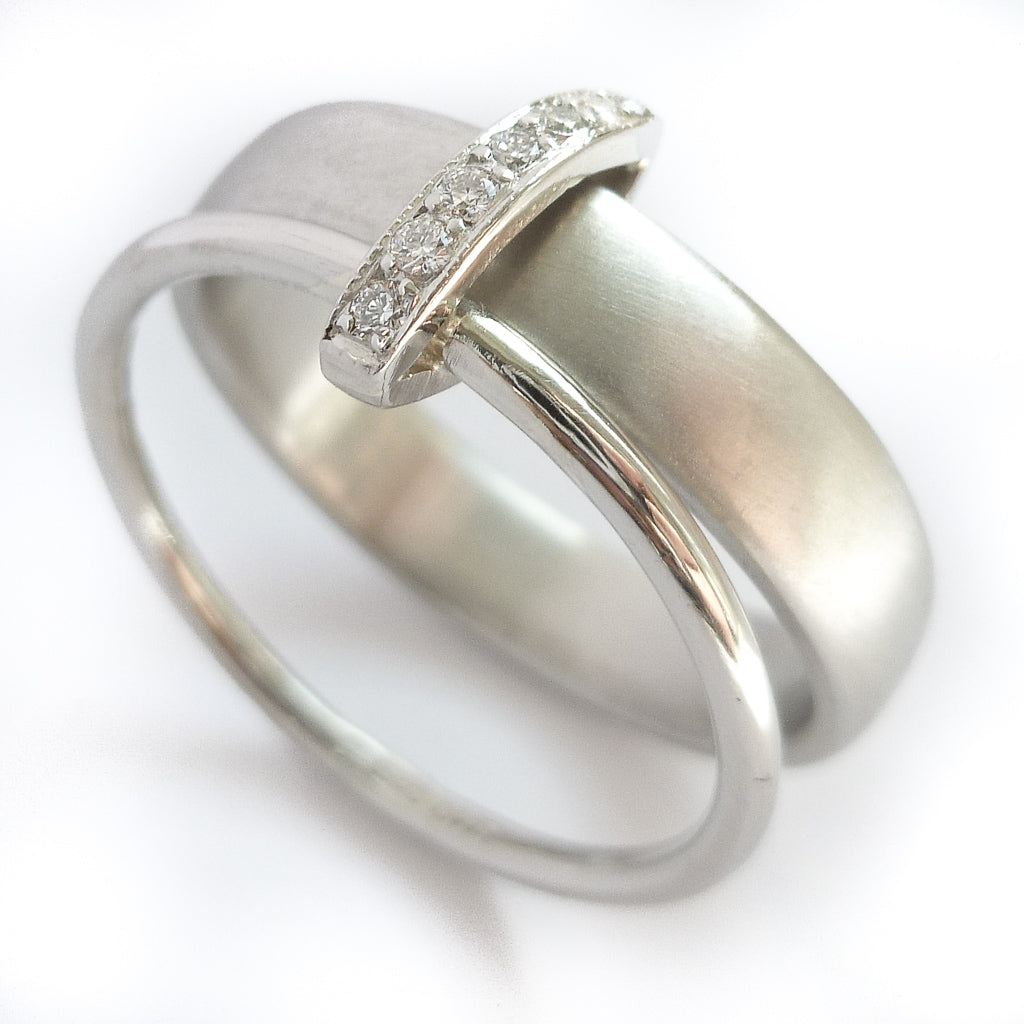 Trendy_Linked_Ring