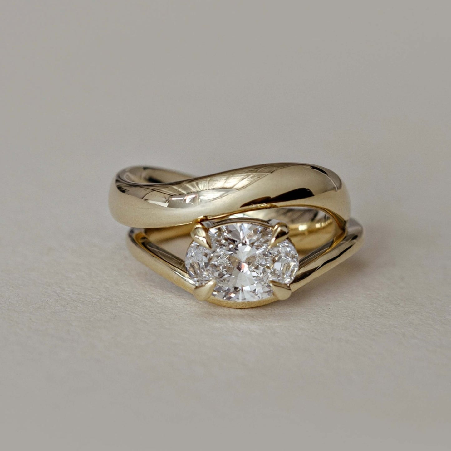Yellow Gold East-West Oval Diamond Curved Wedding Ring For Her