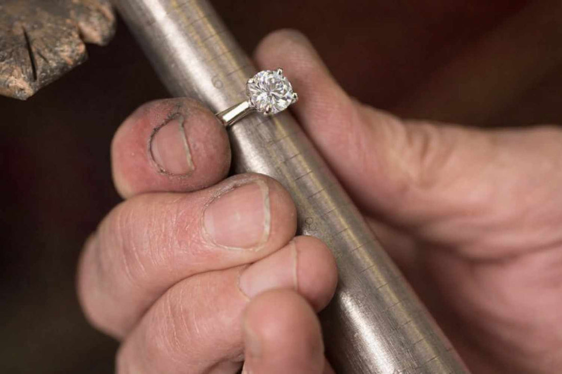 How to Measure Ring Size: The Ultimate Guide