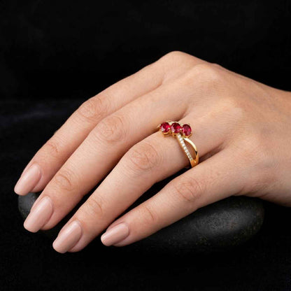 0.5 ct ring 1 ct ring 2 ct ring 3 ct ring 5 ct ring small stone ring medium stone ring large stone ring petite ring bold ring delicate ring substantial ring gemstone size ring center stone ring multi stone ring