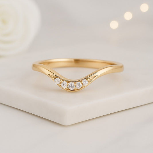 14K Gold Chevron Round Diamond Wedding Band