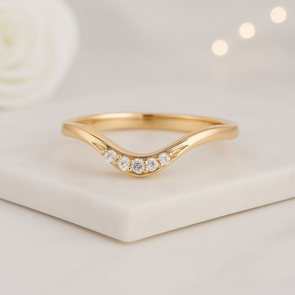 14K Gold Chevron Round Diamond Wedding Band