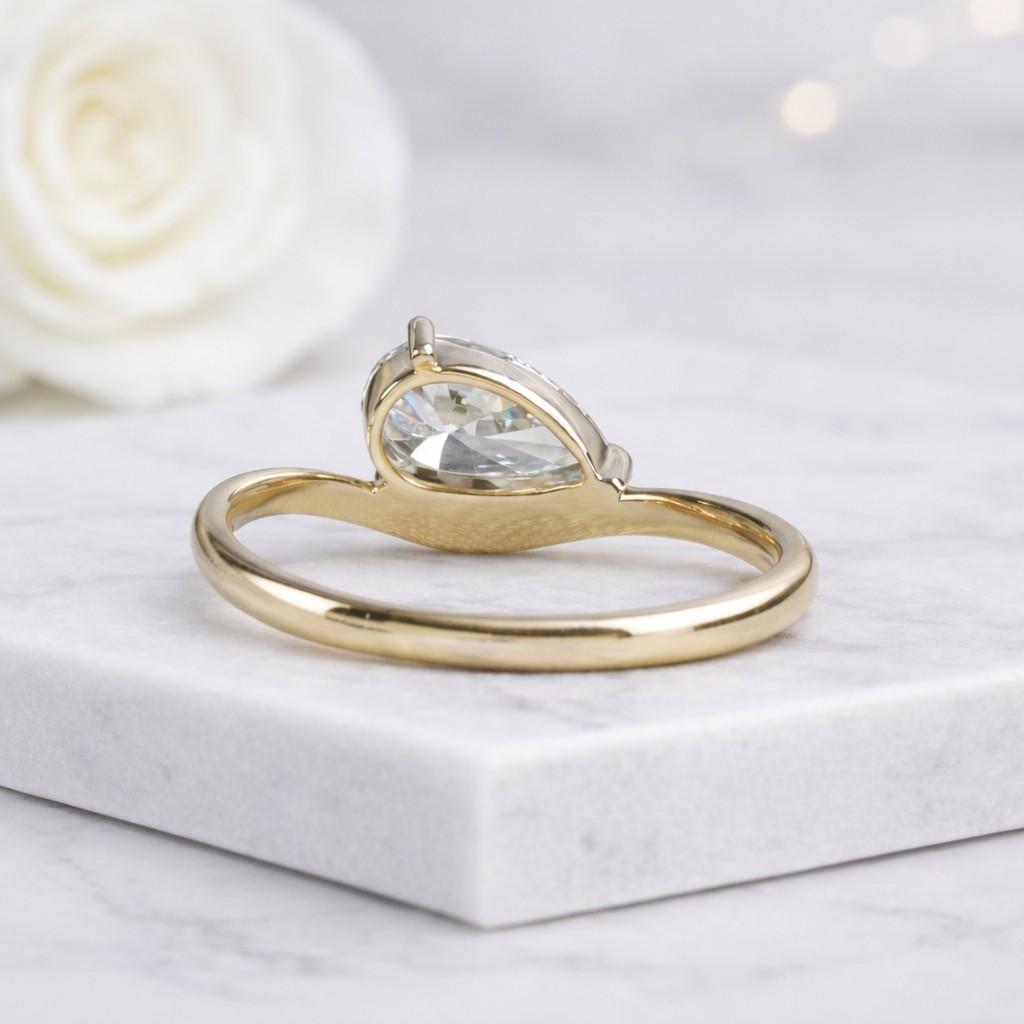 14k solid gold curve band ring
