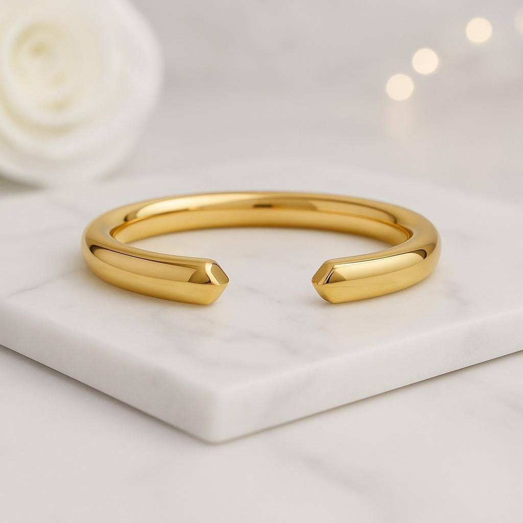 14k solid gold curved wedding band for women