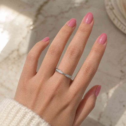 14k Solid Gold Twisted Wedding Band / Pavé Diamond Mobius Ring / Minimal Stackable Ring for Women / Promise Jewelry
