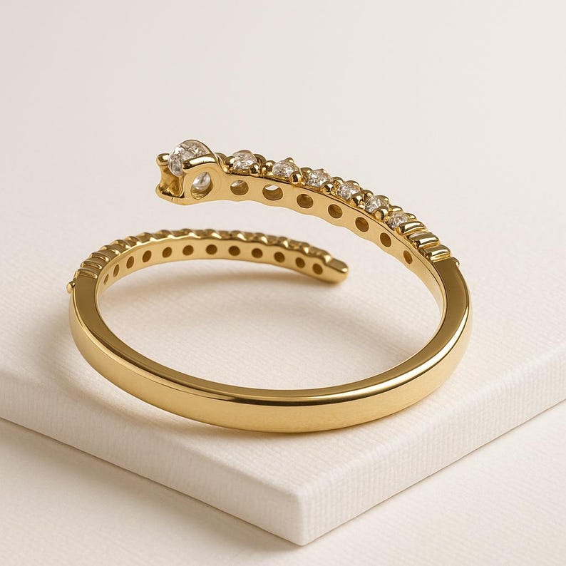 14k yellow gold hammered wedding band