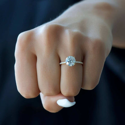 18K Gold Round Cut Ring