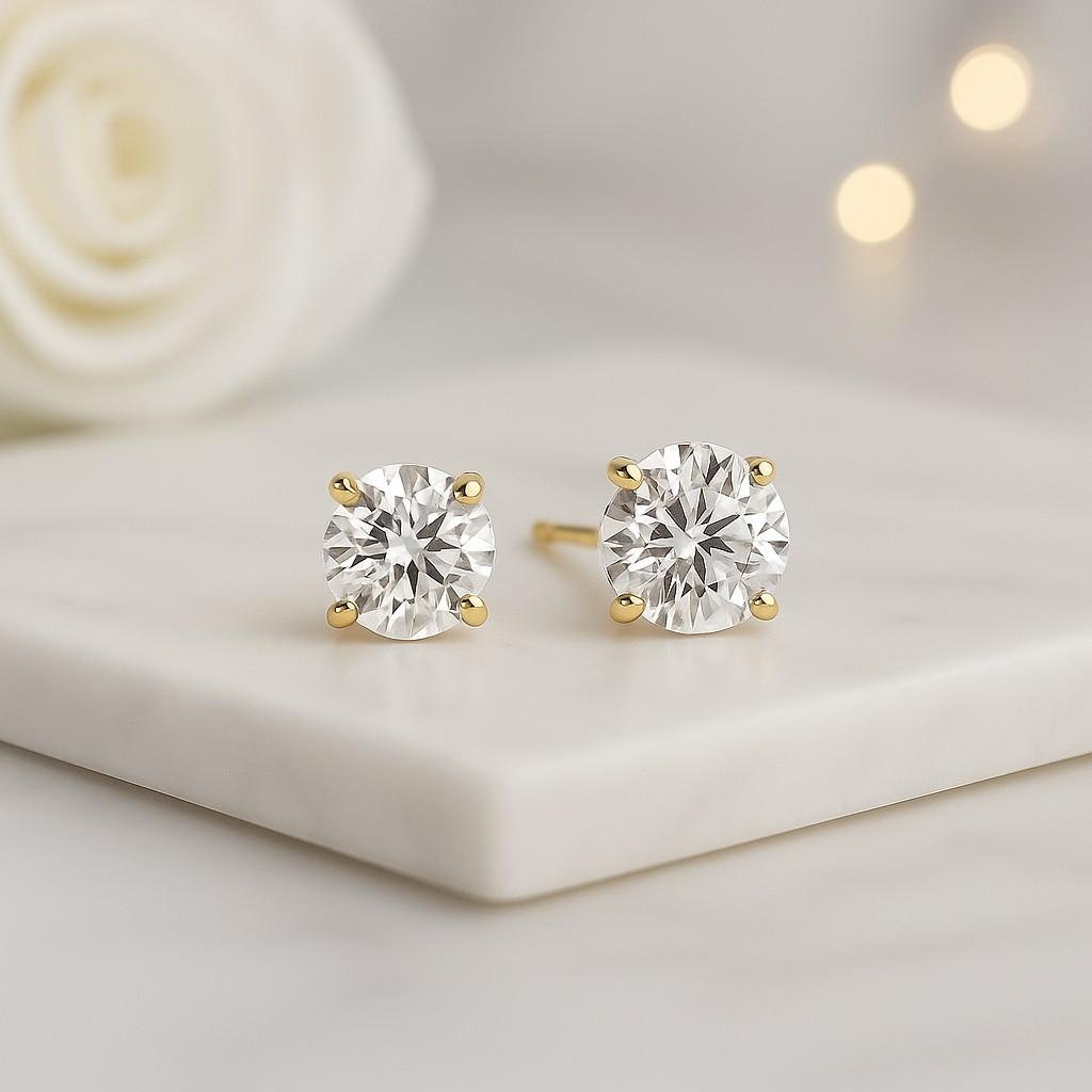 Best Round Diamond Stud Earrings for Wome