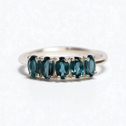 Dainty Solitaire Ring 