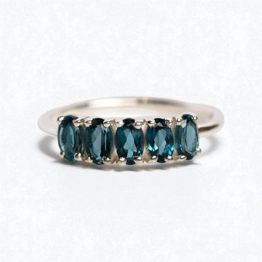 Dainty Solitaire Ring 