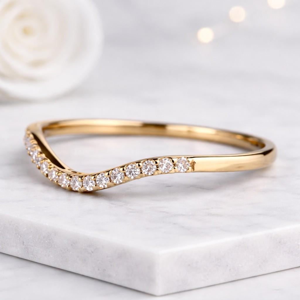 lab grown diamond wedding band

