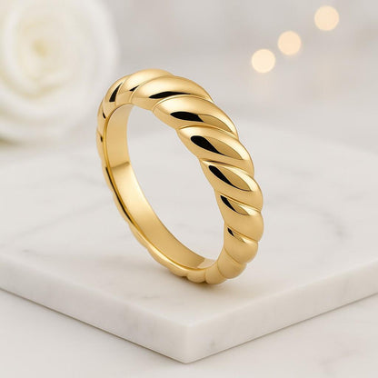 Lily of the Valley Ring in 14k Gold and Canadian Diamond Lab Diamond or Moissanite