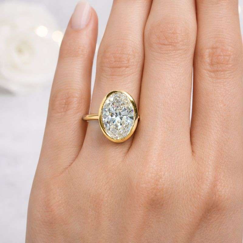 Oval Cut Engagement Ring
