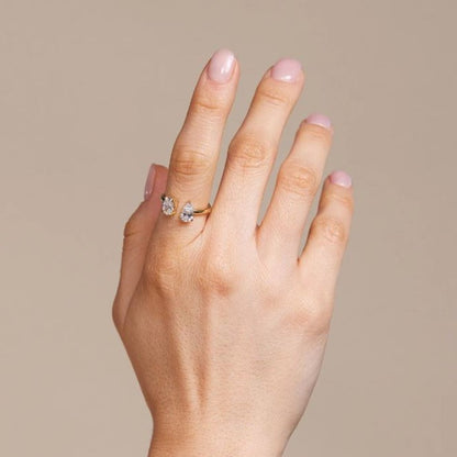 Pear And Oval Cut Toi et Moi Lab Grown Diamond Engagement Ring