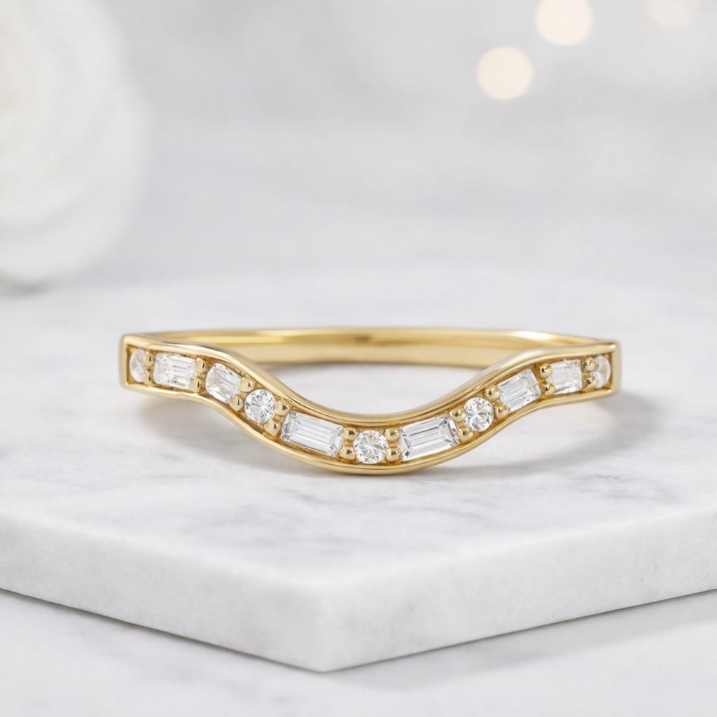 Round And Baguette Diamond Curve Band