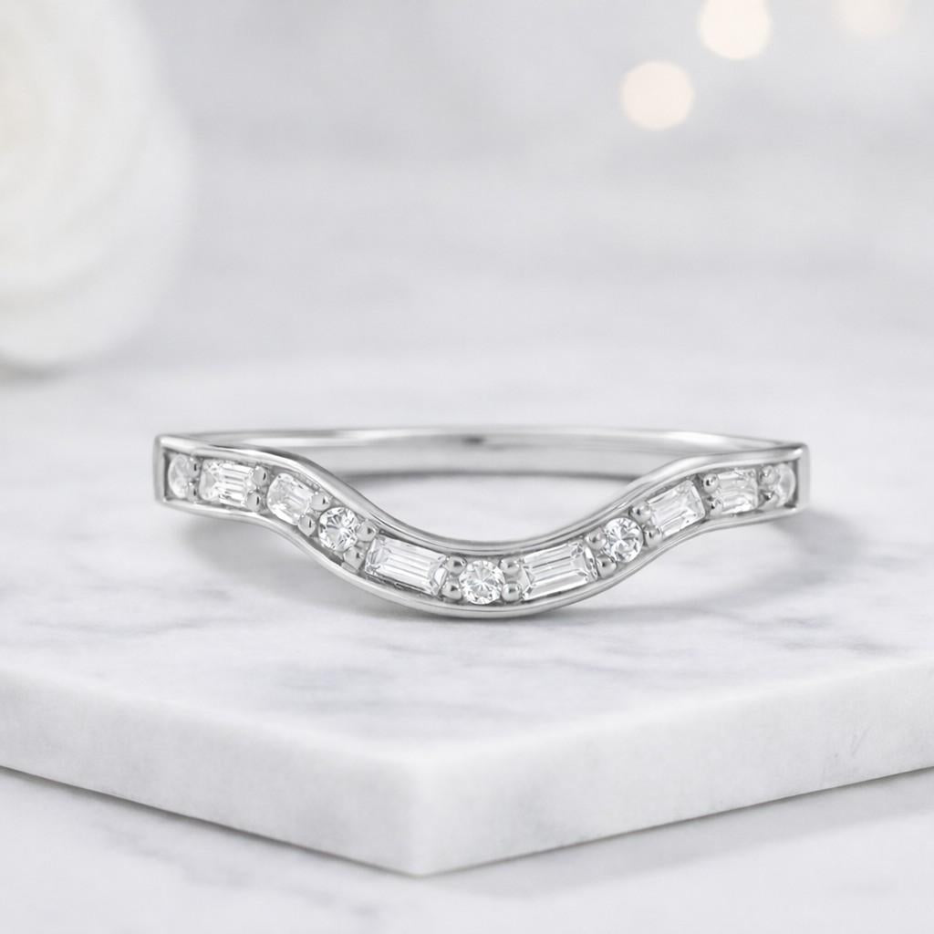 round and baguette diamond ring
