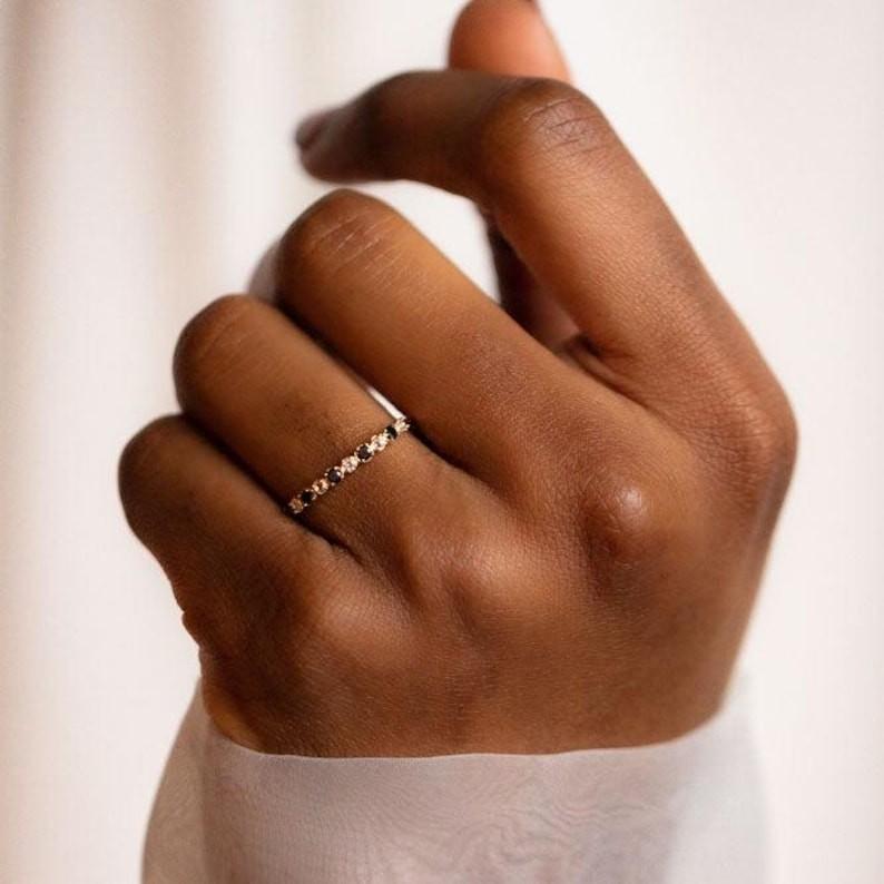 Round Cut Diamond Band Ring