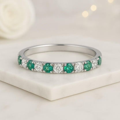 Round Cut Green Gemstone Engagement Band