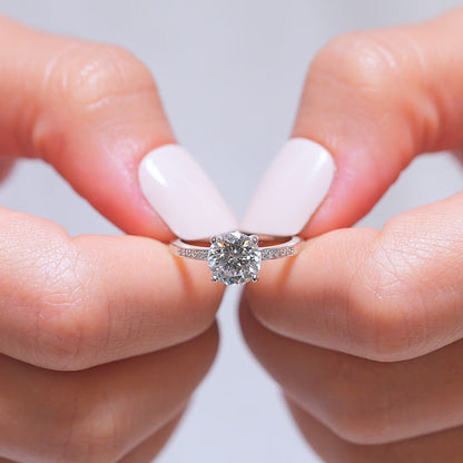 Round Cut Lab Grown Diamond Engagement Ring For  Gf