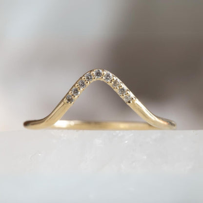 Salt And Paper Round Cut Diamond Curved Wedding Band