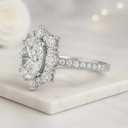 VVS2 IGI Certified Oval Cut Diamond Engagement Ring