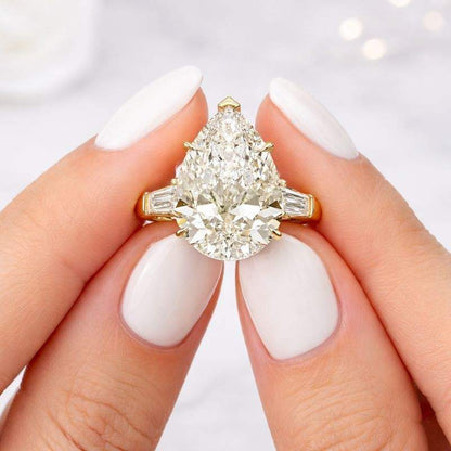 White Gold Baguette Trilog