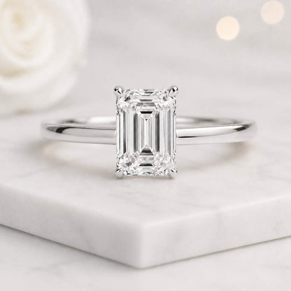band ring gold jewelry luxury gift simple elegance refined style fashion jewelry elegant gift wedding ring unique engagement
