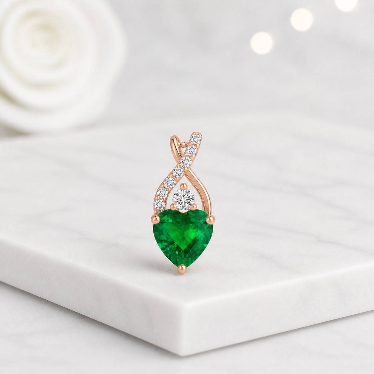 emerald pendant green pendant heart pendant gold pendant gemstone pendant women pendant necklace charm fine jewelry