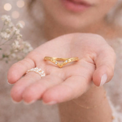 geometric ring pointed ring v shape open curve soft curve angled ring contour style chevron style wishbone style shadow band nesting band