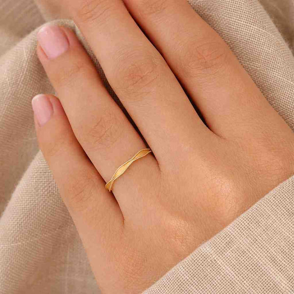 gold ring wedding band stacking ring wave ring curved ring twisted ring textured ring women ring dainty ring minimalist ring slim band thin ring everyday ring fine jewelry gold jewelry elegant ring