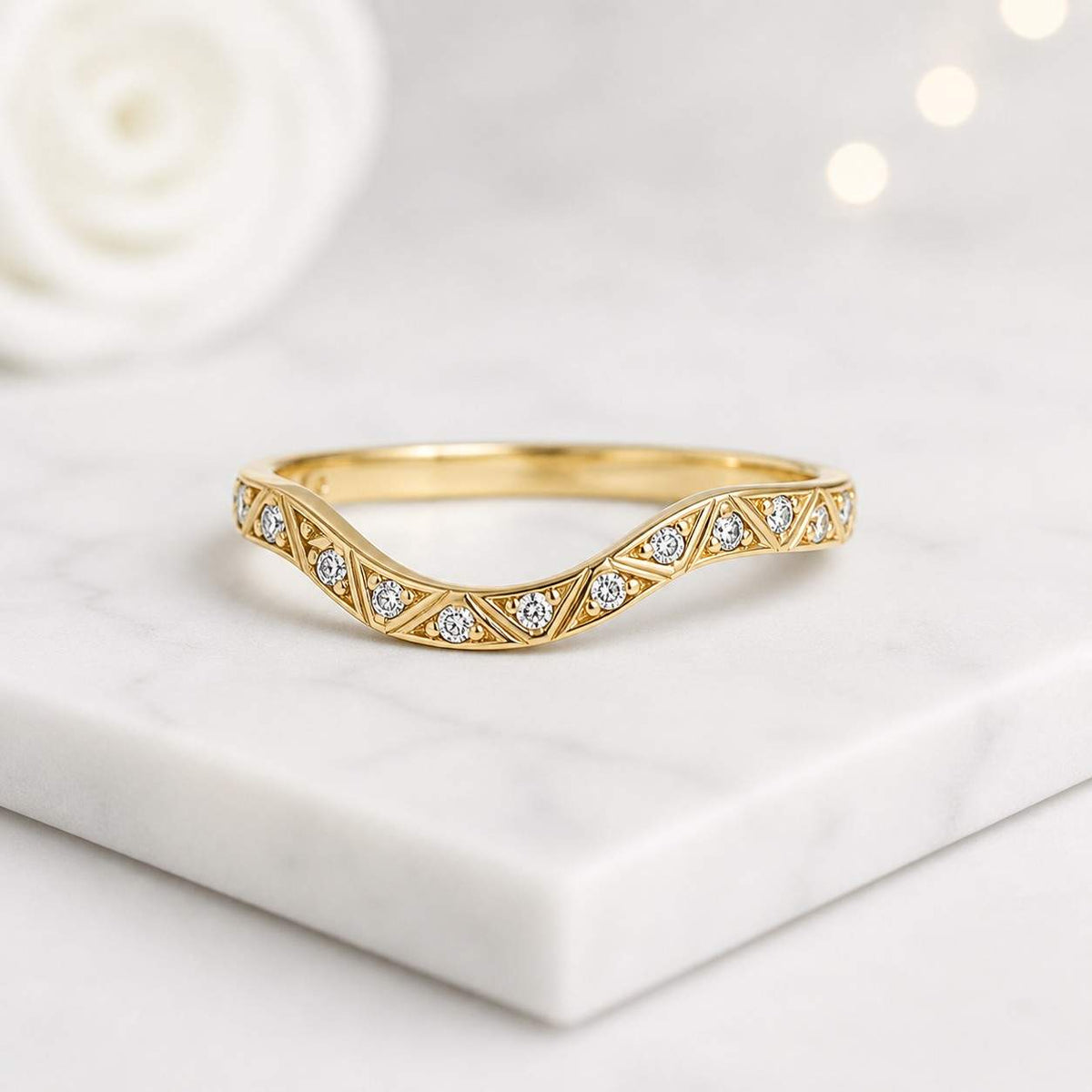 lightweight ring everyday jewelry romantic ring sparkle jewelry shine ring clear stone ring center stone ring side stones graceful ring modern jewelry classic jewelry timeless ring