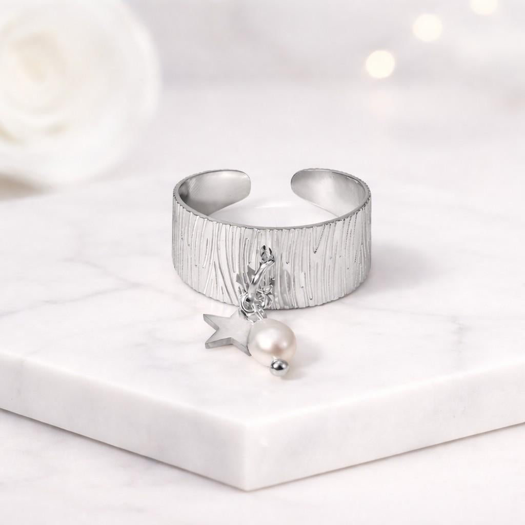 luxury gold ring gold band ring gold charm ring gold pearl ring gold star ring premium gold ring polished gold ring shiny gold ring classic gold ring modern gold ring