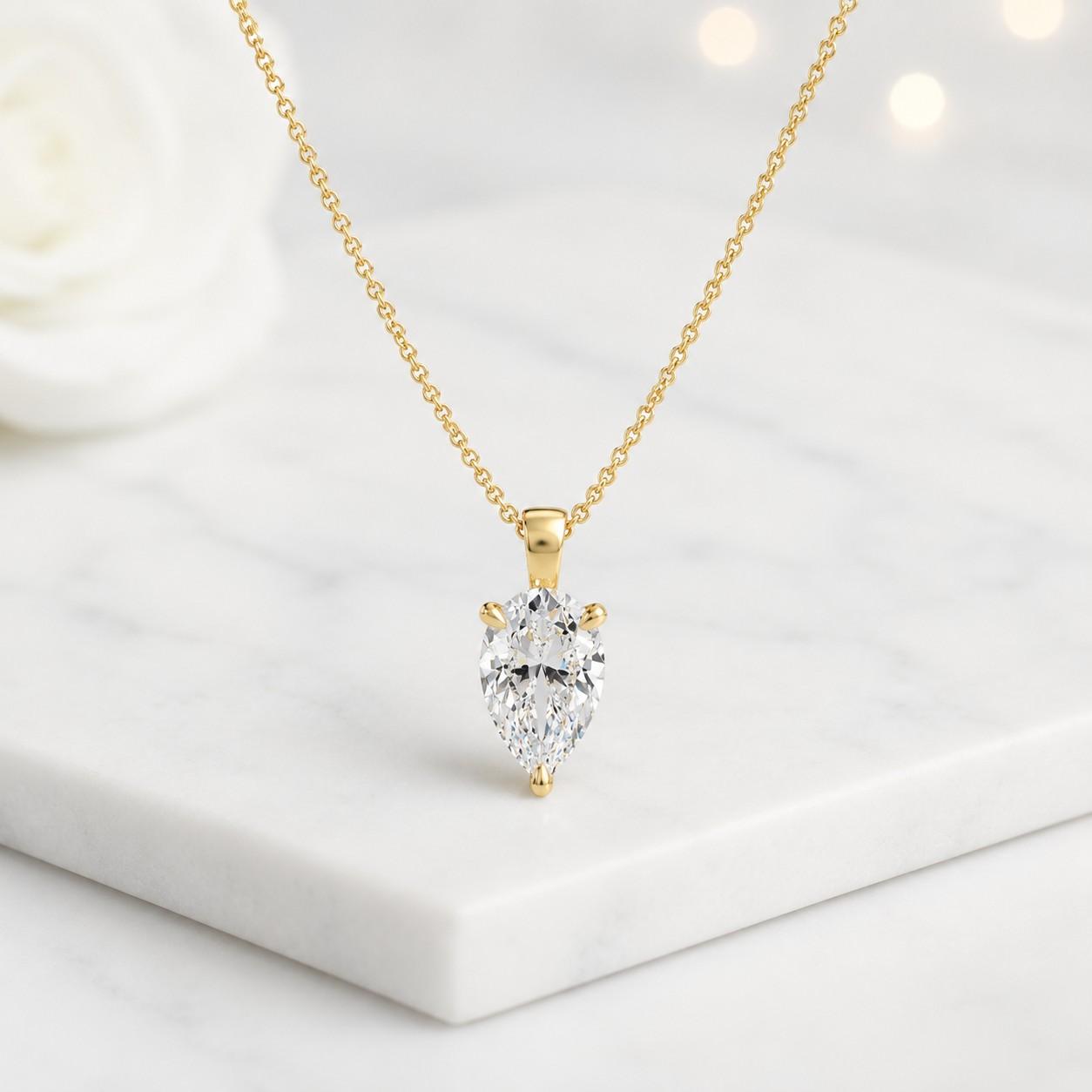 luxury metal pendant fine gold necklace gold jewelry pendant gold chain necklace polished gold pendant classic gold pendant