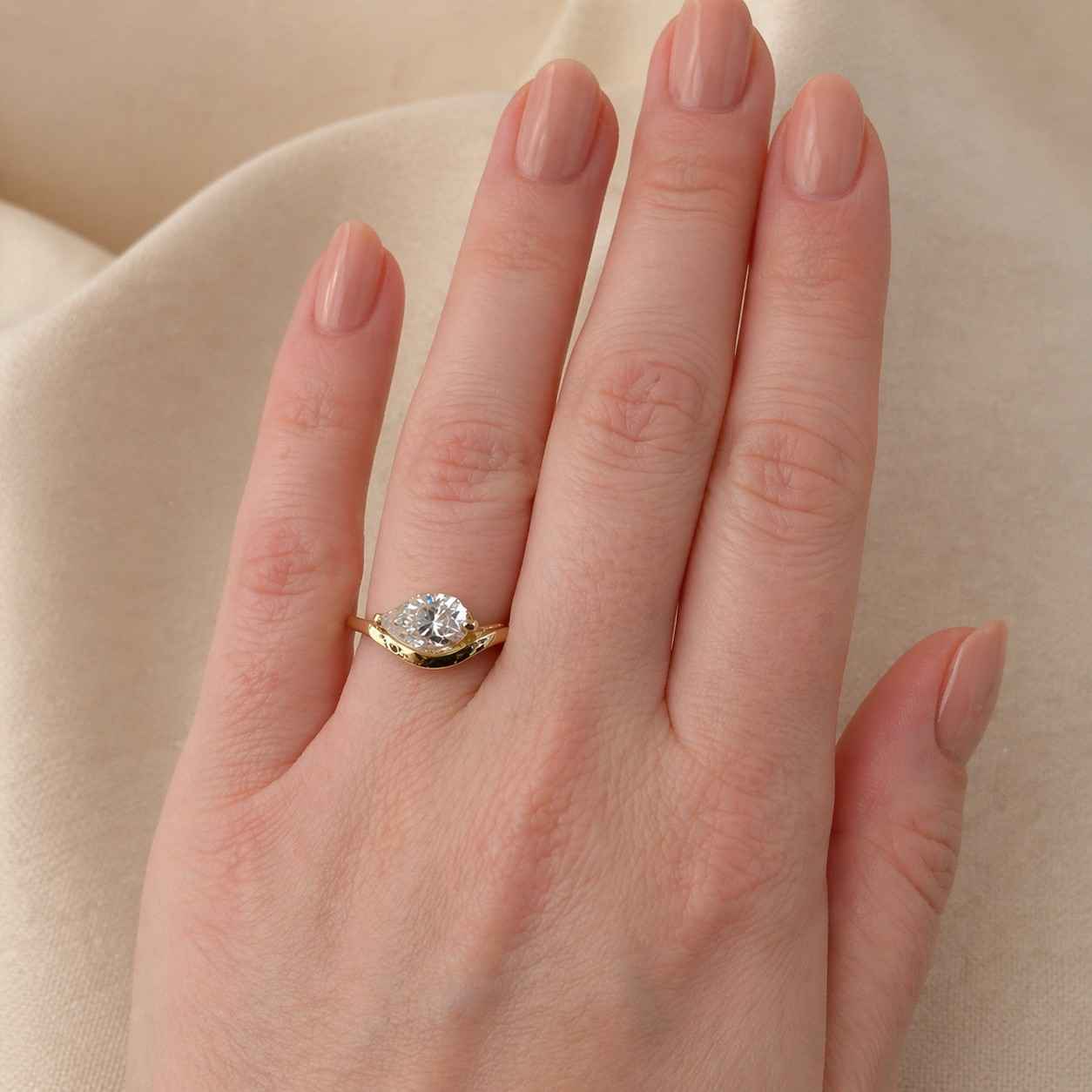 platinum solitaire ring silver statement ring platinum statement ring silver bridal ring platinum bridal ring silver fashion ring platinum fashion ring silver gemstone ring