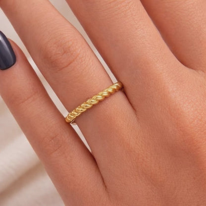 Twisted Rope Gold Wedding Ring