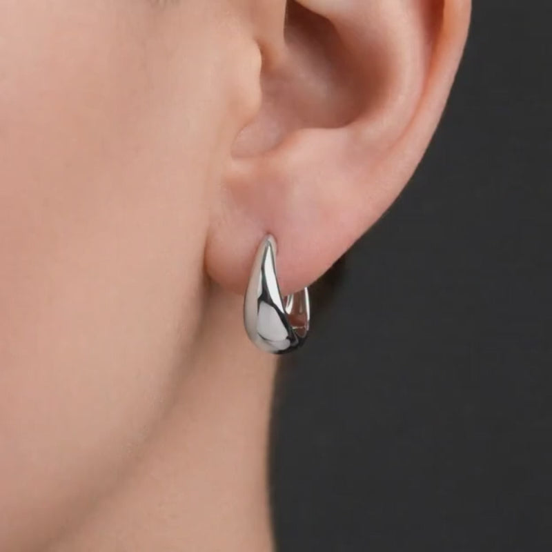 platinum minimalist earrings silver women earrings platinum women earrings silver luxury jewelry platinum luxury jewelry silver polished hoops platinum polished hoops silver modern earrings platinum modern earrings