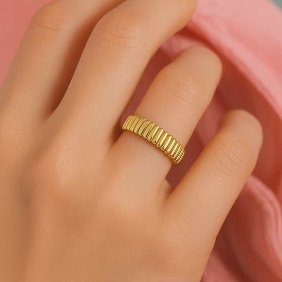 Ribbed Wedding Band
