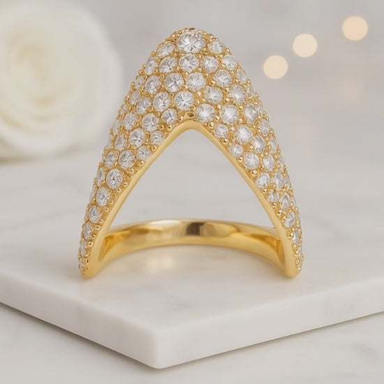 Boomerang Vanki Round Cut Lab Grown Diamond Wedding Band