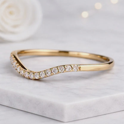 Round Diamond Curve Band