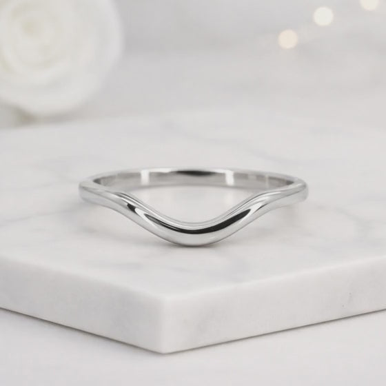 curve wedding band
