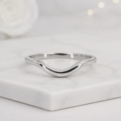 curve wedding band
