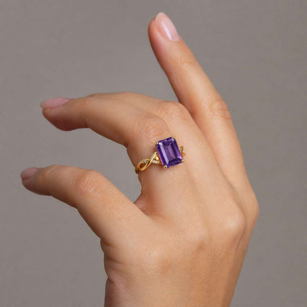 prong setting crystal ring violet stone rectangular stone faceted stone elegant ring luxury ring fine jewelry handmade ring custom ring unique ring artisan ring fashion ring trendy ring classic ring gift ring romantic ring sparkle ring