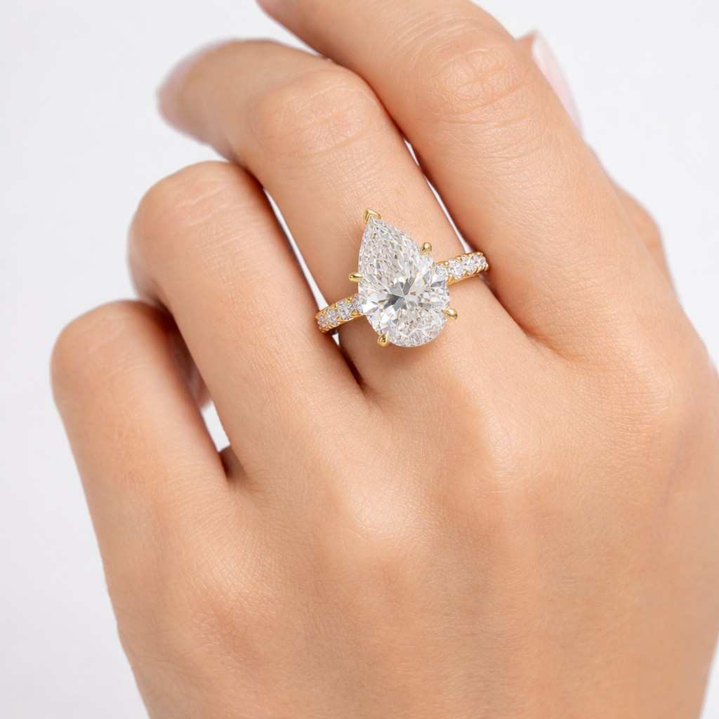 romantic ring love gift ring promise jewelry ring everyday jewelry ring luxury gift ring modern ring design timeless jewelry ring refined ring style delicate jewelry ring bright stone ring clear stone ring glitter ring design premium ring quality bridal style ring wedding style ring gold band ring