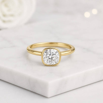 round cut ring round brilliant ring round solitaire ring round bezel ring round engagement ring