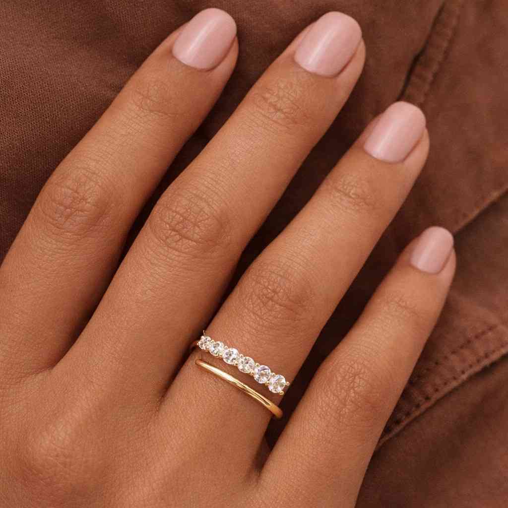 round cut ring round stone ring round brilliant ring circular stone ring classic cut ring solitaire look ring pave style ring